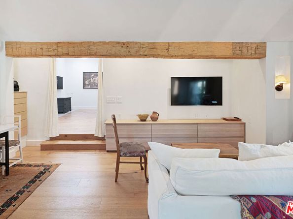 22068 Topanga School Road, Topanga CA 90290