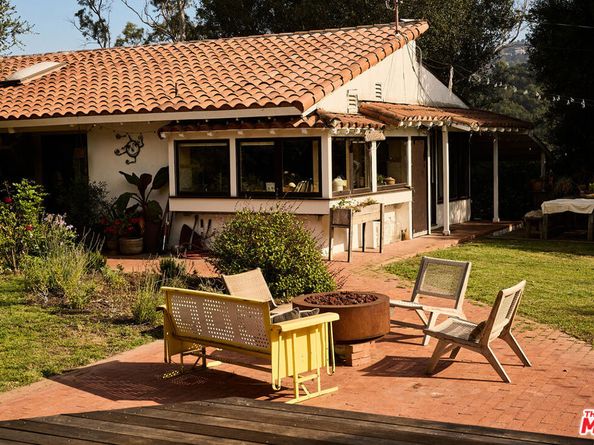 22068 Topanga School Road, Topanga CA 90290