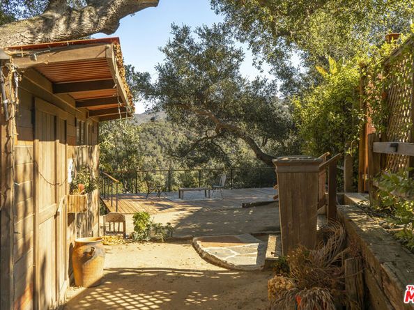 22068 Topanga School Road, Topanga CA 90290