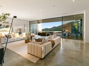 2341 Gloaming Way, Beverly Hills CA 90210