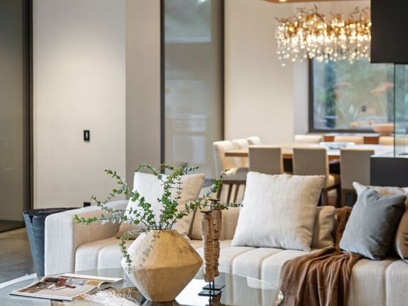 2341 Gloaming Way, Beverly Hills CA 90210