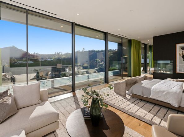 2341 Gloaming Way, Beverly Hills CA 90210