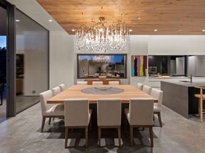 2341 Gloaming Way, Beverly Hills CA 90210