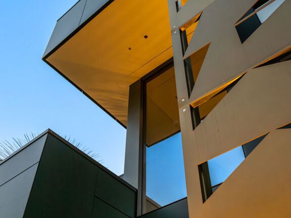 2341 Gloaming Way, Beverly Hills CA 90210