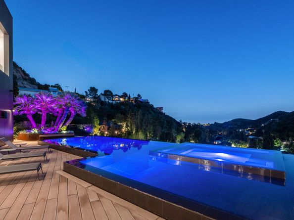 2341 Gloaming Way, Beverly Hills CA 90210