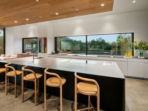 2341 Gloaming Way, Beverly Hills CA 90210