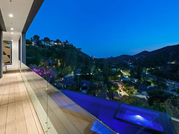 2341 Gloaming Way, Beverly Hills CA 90210