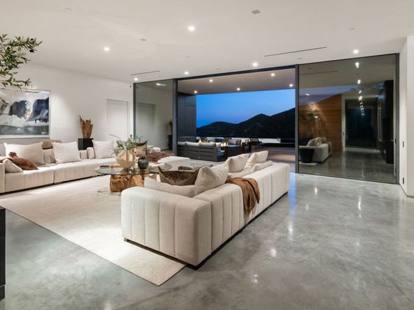 2341 Gloaming Way, Beverly Hills CA 90210