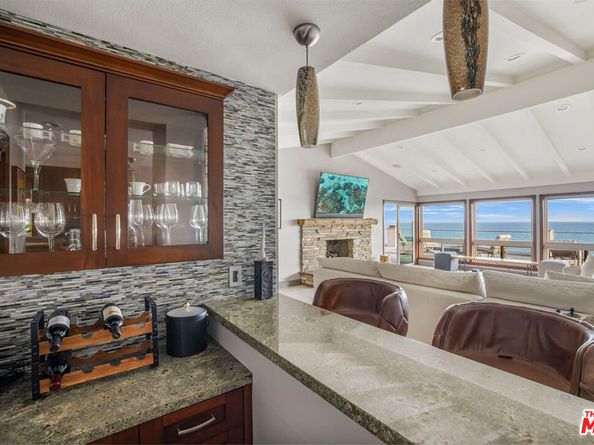 18074 Coastline Drive, Malibu CA 90265