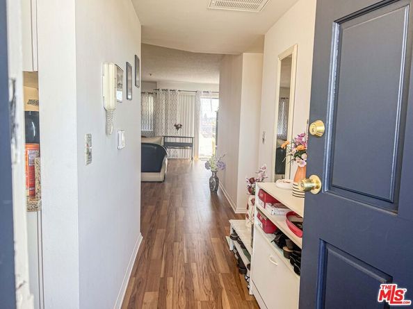 9014 Burnet Avenue 208, North Hills CA 91343