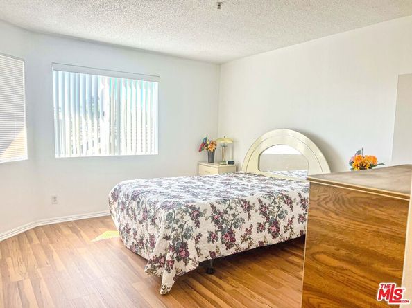 9014 Burnet Avenue 208, North Hills CA 91343