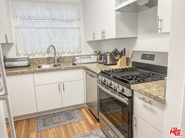 9014 Burnet Avenue 208, North Hills CA 91343