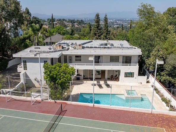 15656 Crownridge Place, Sherman Oaks CA 91403