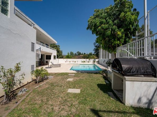 15656 Crownridge Place, Sherman Oaks CA 91403