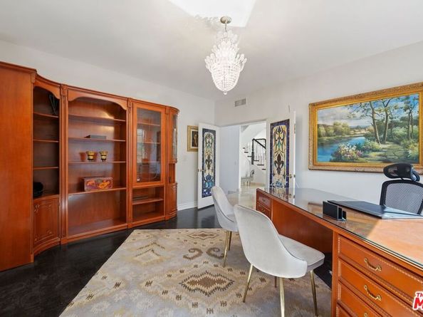 15656 Crownridge Place, Sherman Oaks CA 91403