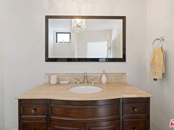 15656 Crownridge Place, Sherman Oaks CA 91403