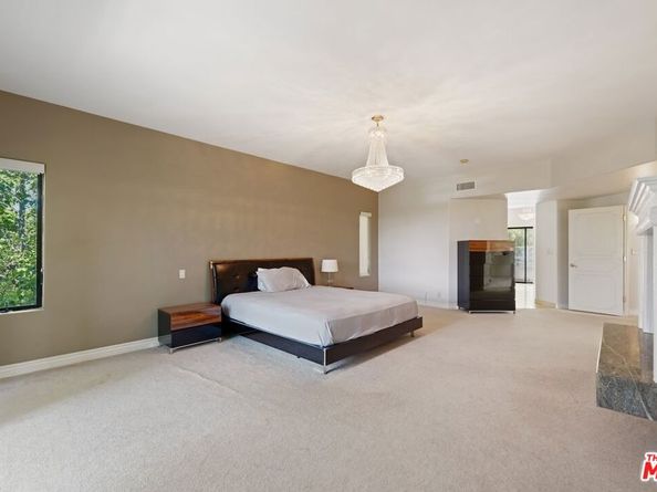 15656 Crownridge Place, Sherman Oaks CA 91403