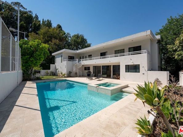 15656 Crownridge Place, Sherman Oaks CA 91403