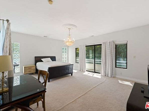 15656 Crownridge Place, Sherman Oaks CA 91403