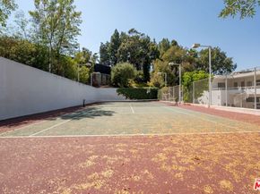 15656 Crownridge Place, Sherman Oaks CA 91403