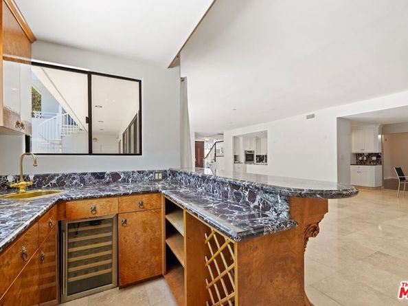 15656 Crownridge Place, Sherman Oaks CA 91403