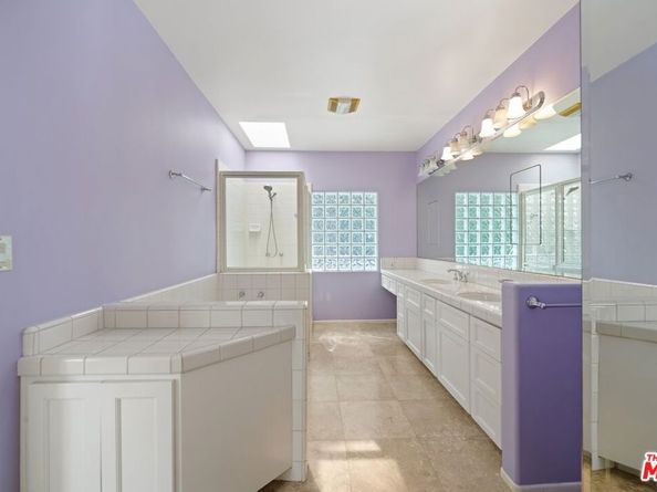 15656 Crownridge Place, Sherman Oaks CA 91403