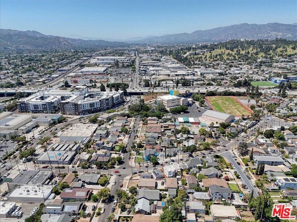 2737 W Avenue 30 Avenue, Los Angeles CA 90065