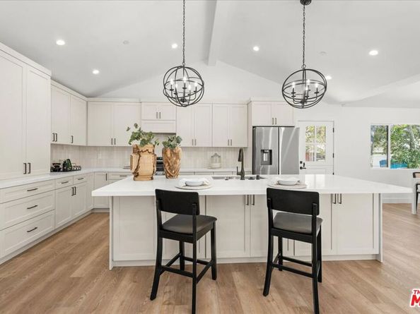 7901 Winsford Avenue, Los Angeles CA 90045