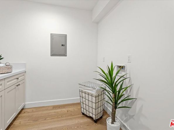 7901 Winsford Avenue, Los Angeles CA 90045