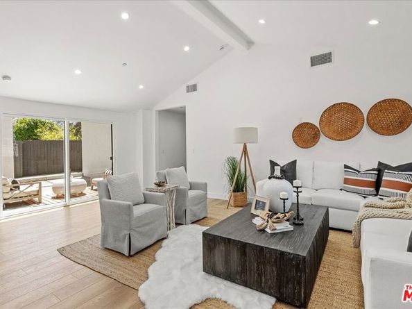 7901 Winsford Avenue, Los Angeles CA 90045