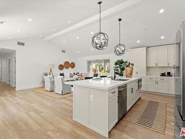 7901 Winsford Avenue, Los Angeles CA 90045