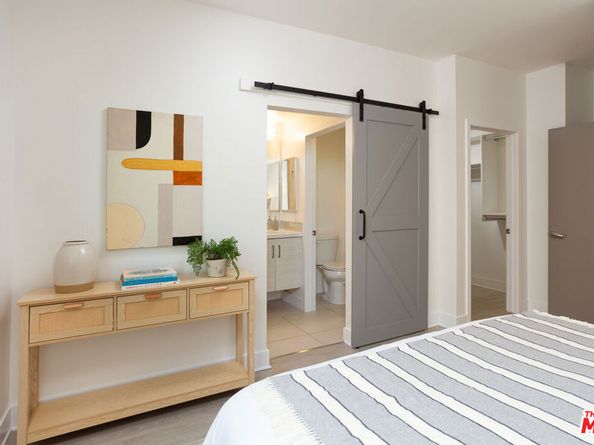 6067 W Studio Court, Los Angeles CA 90038
