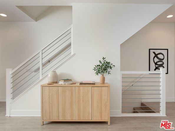 6067 W Studio Court, Los Angeles CA 90038
