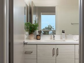 6067 W Studio Court, Los Angeles CA 90038