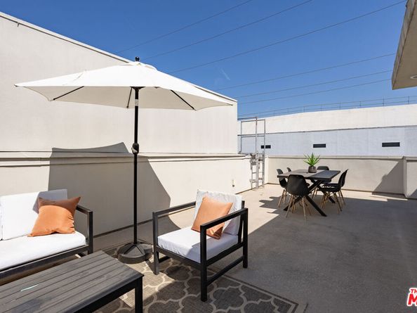 6067 W Studio Court, Los Angeles CA 90038