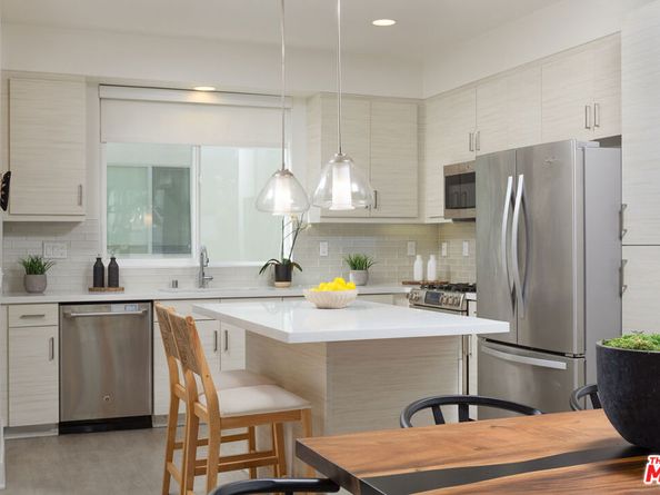 6067 W Studio Court, Los Angeles CA 90038