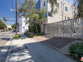 6067 W Studio Court, Los Angeles CA 90038