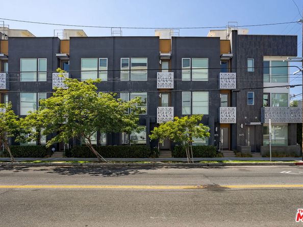 6067 W Studio Court, Los Angeles CA 90038