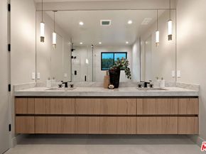 3621 Greenwood Avenue, Los Angeles CA 90066