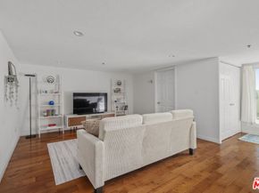12011 Goshen Avenue 305, Los Angeles CA 90049