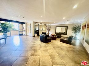 622 S Barrington Avenue 408, Los Angeles CA 90049