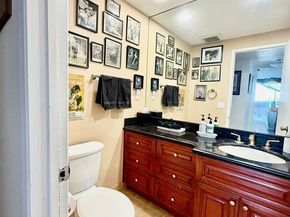 622 S Barrington Avenue 408, Los Angeles CA 90049