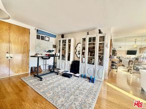 622 S Barrington Avenue 408, Los Angeles CA 90049