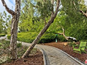 2018 Griffith Park Boulevard 215, Los Angeles CA 90039