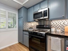 2018 Griffith Park Boulevard 215, Los Angeles CA 90039