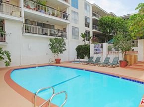 7270 Hillside Avenue 102, Los Angeles CA 90046