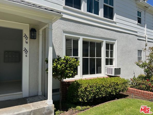 1/2 Dickens Street, Sherman Oaks CA 91403