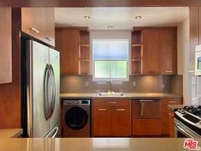 1/2 Dickens Street, Sherman Oaks CA 91403