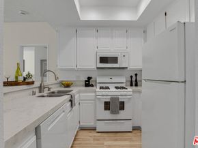 8707 Falmouth Avenue 101, Playa Del Rey CA 90293