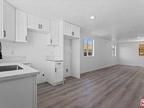 850 W Gage Avenue, Los Angeles CA 90044